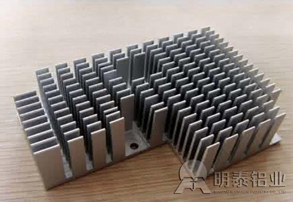 1100黄色软件大全用于散热片
